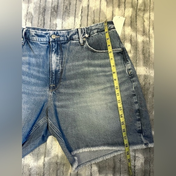 GOOD American Good Icon Plus Size Short Size 15 - Picture 9 of 14